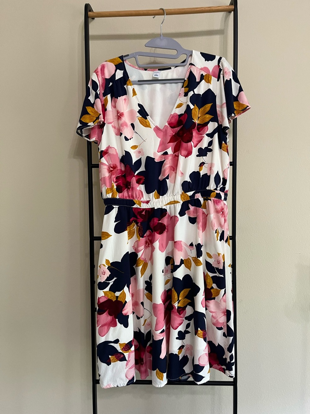 Old Navy Floral V-Neck Midi Dress Large L Rayon Lined Casual Summer Resort